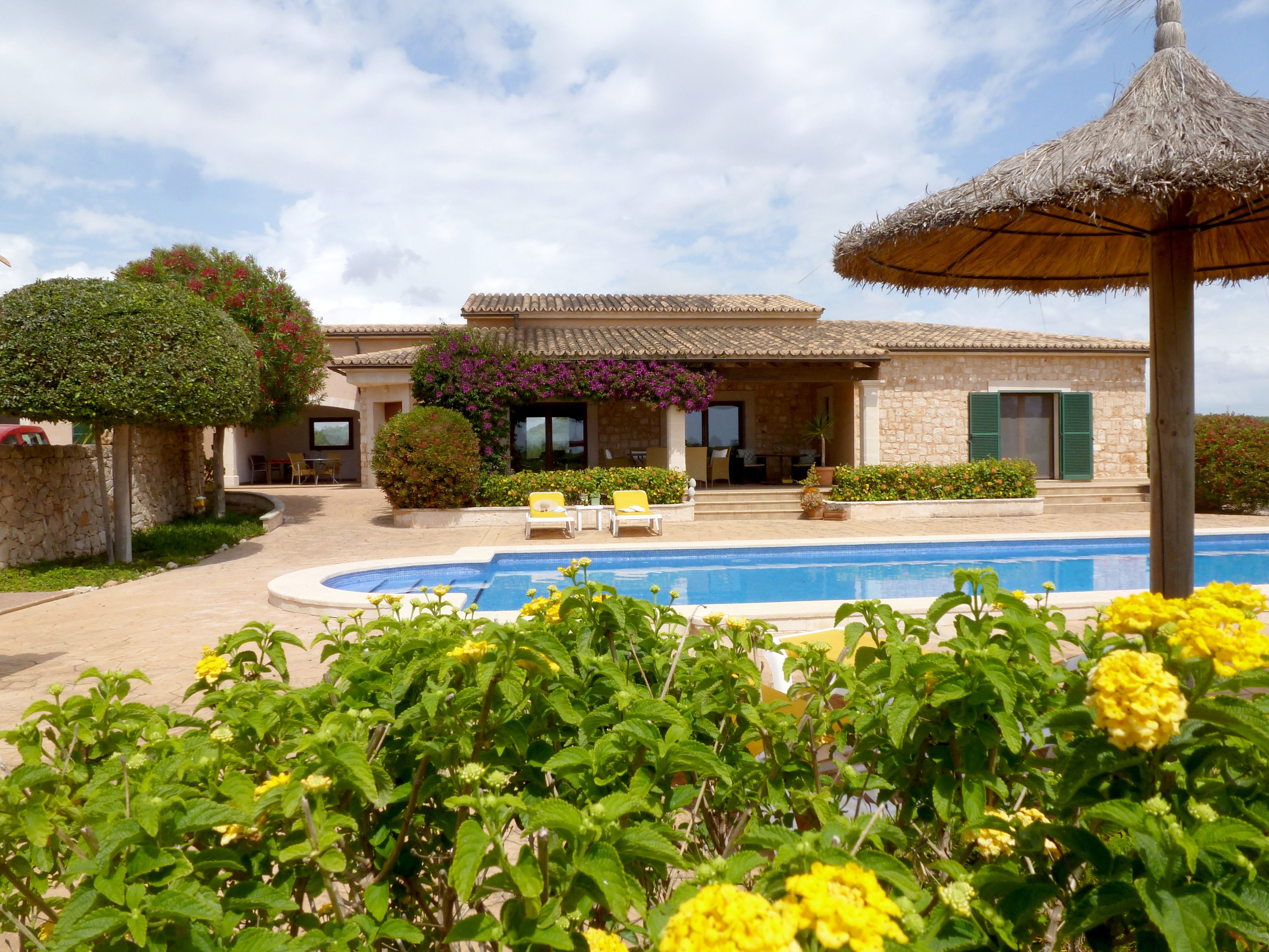Pool-Terrasse 1.jpg