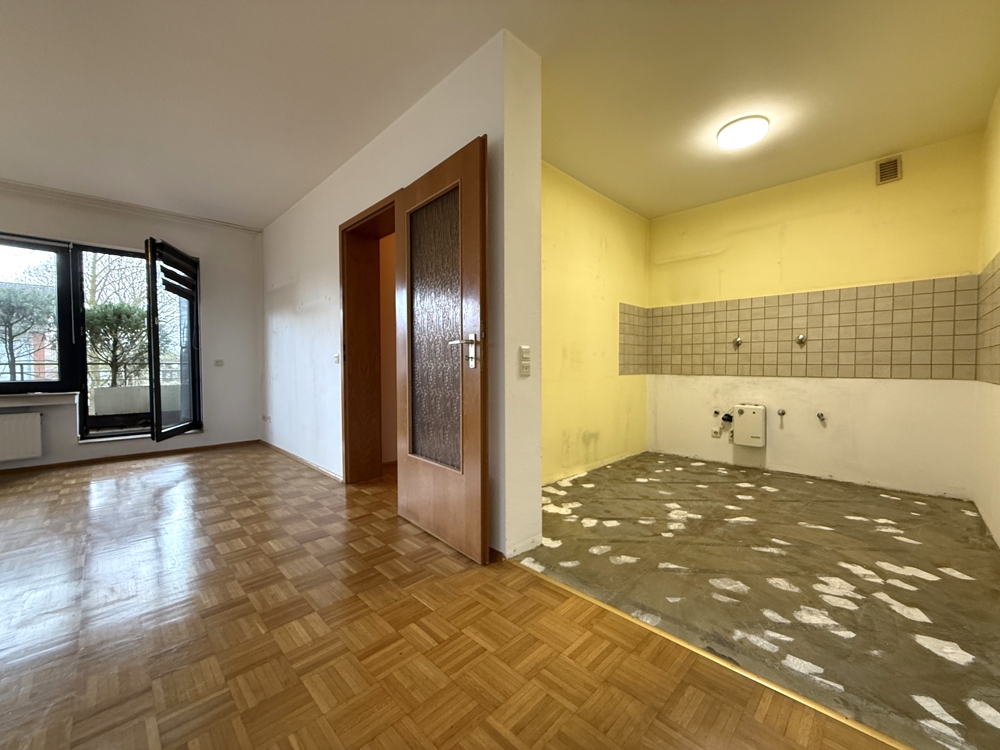 Hier wird für Sie renoviert: ca. 65 m² Wohnung mit großer Loggia, Garage & gepflegtem Wohnumfeld - Foto 1